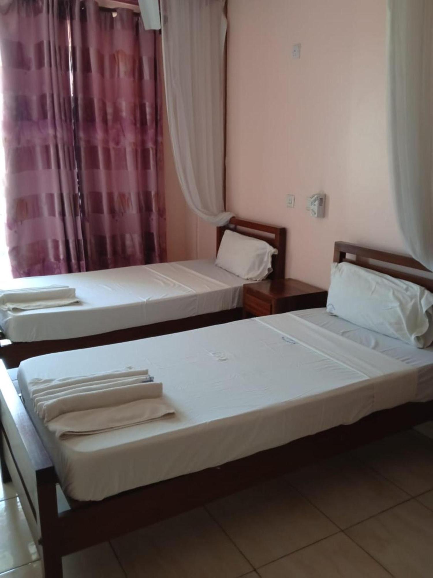 Checkpoint Inn Hotel, Mombasa Kültér fotó