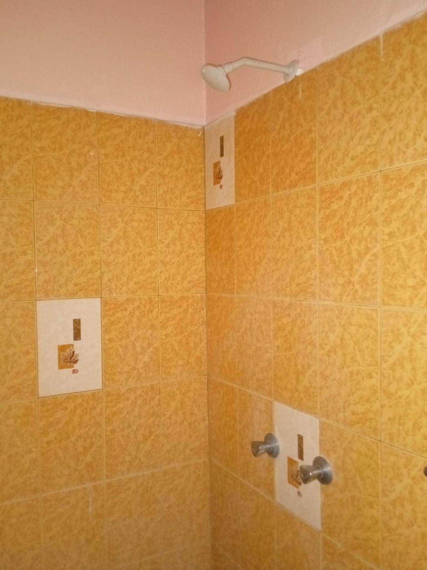 Checkpoint Inn Hotel, Mombasa Kültér fotó