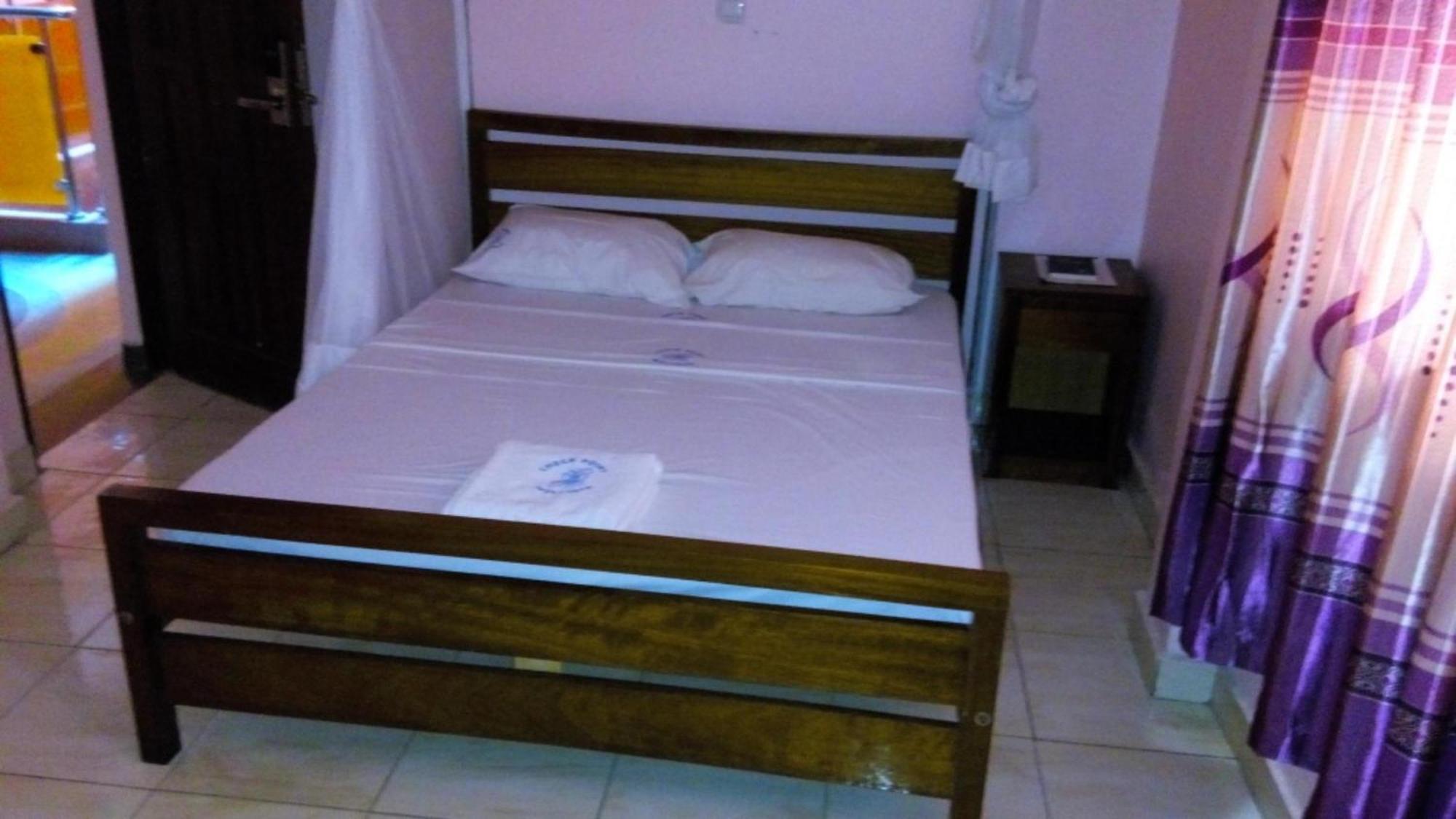 Checkpoint Inn Hotel, Mombasa Kültér fotó