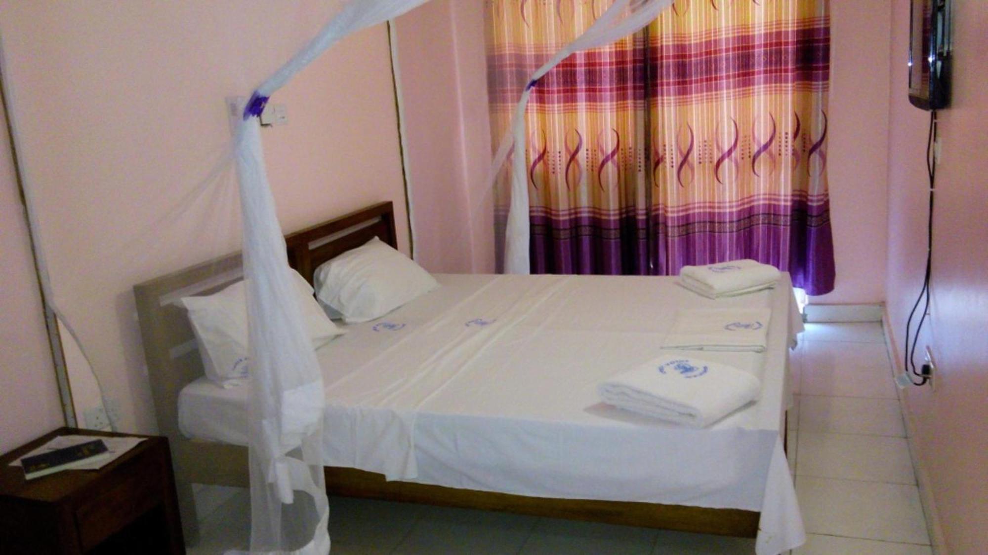 Checkpoint Inn Hotel, Mombasa Kültér fotó