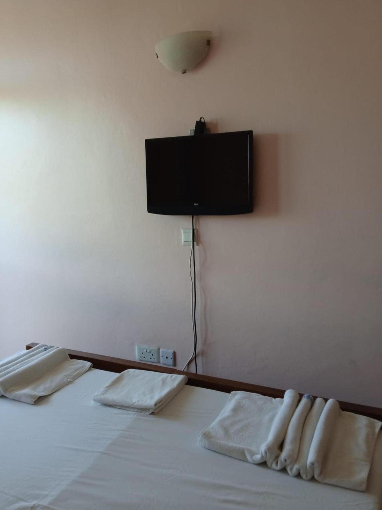 Checkpoint Inn Hotel, Mombasa Kültér fotó
