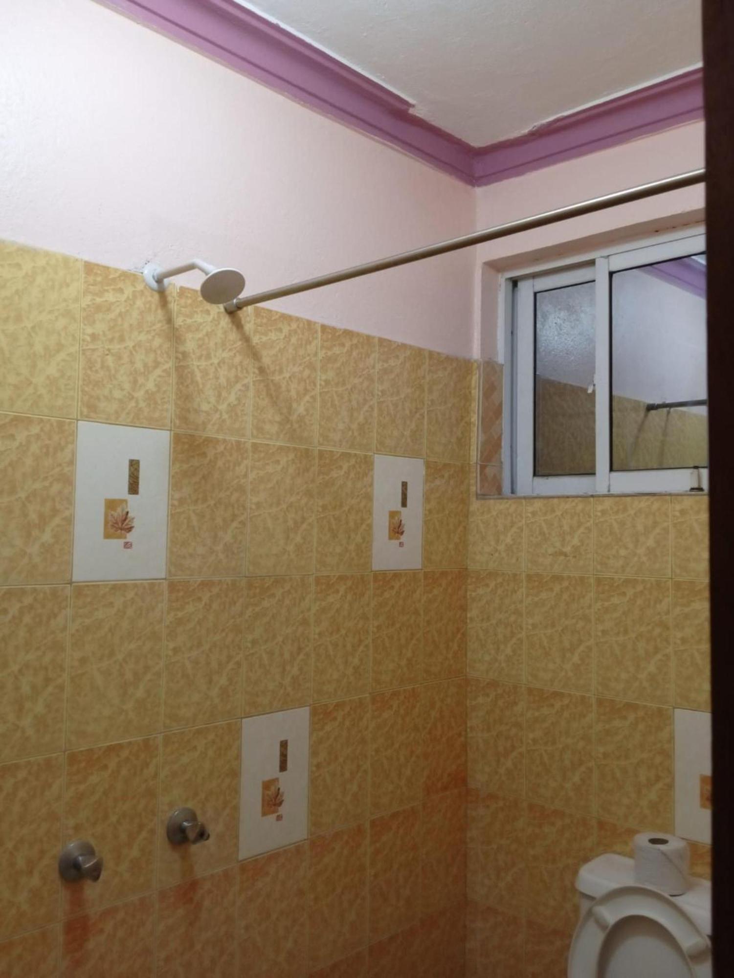 Checkpoint Inn Hotel, Mombasa Kültér fotó