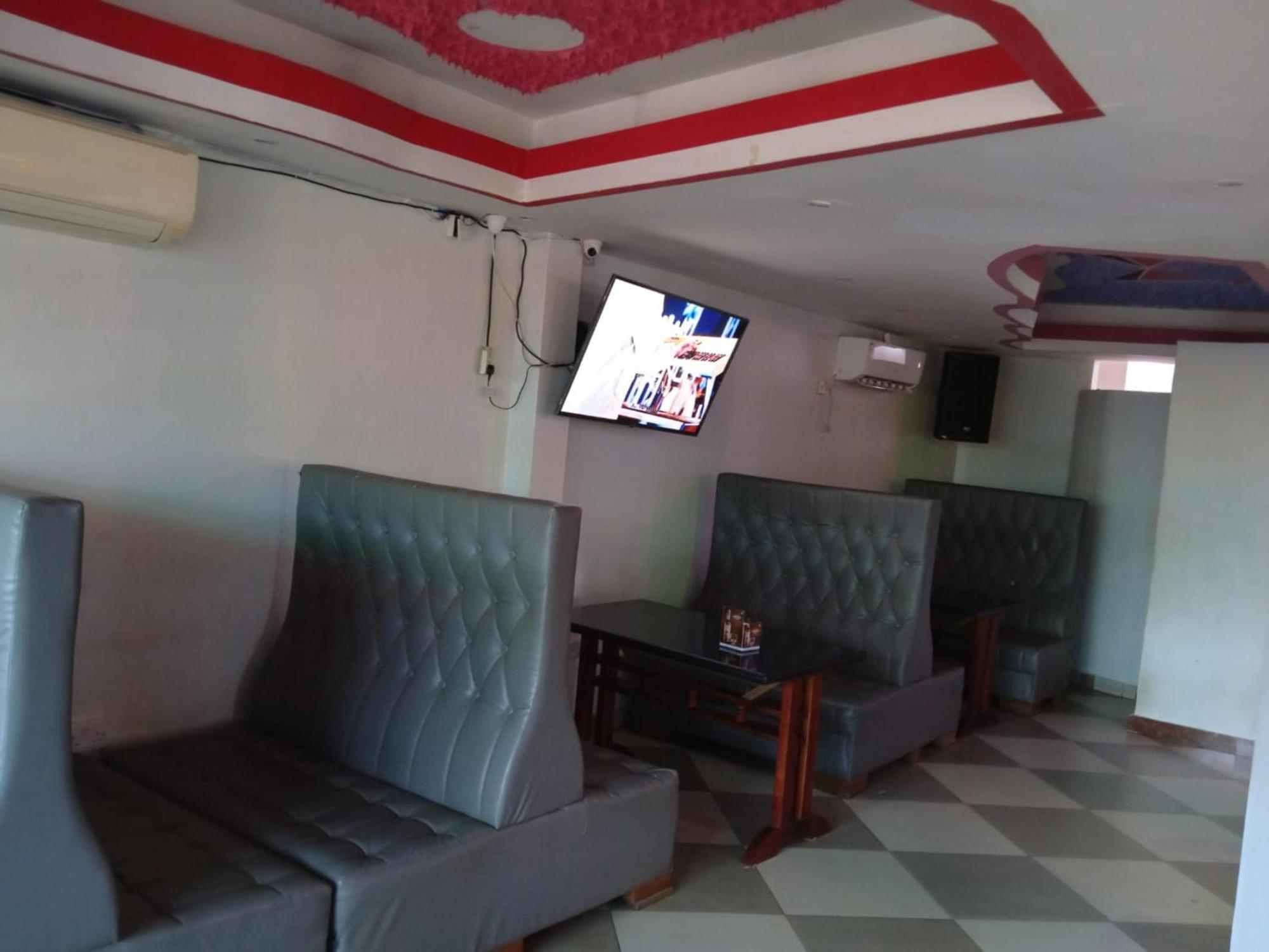 Checkpoint Inn Hotel, Mombasa Kültér fotó